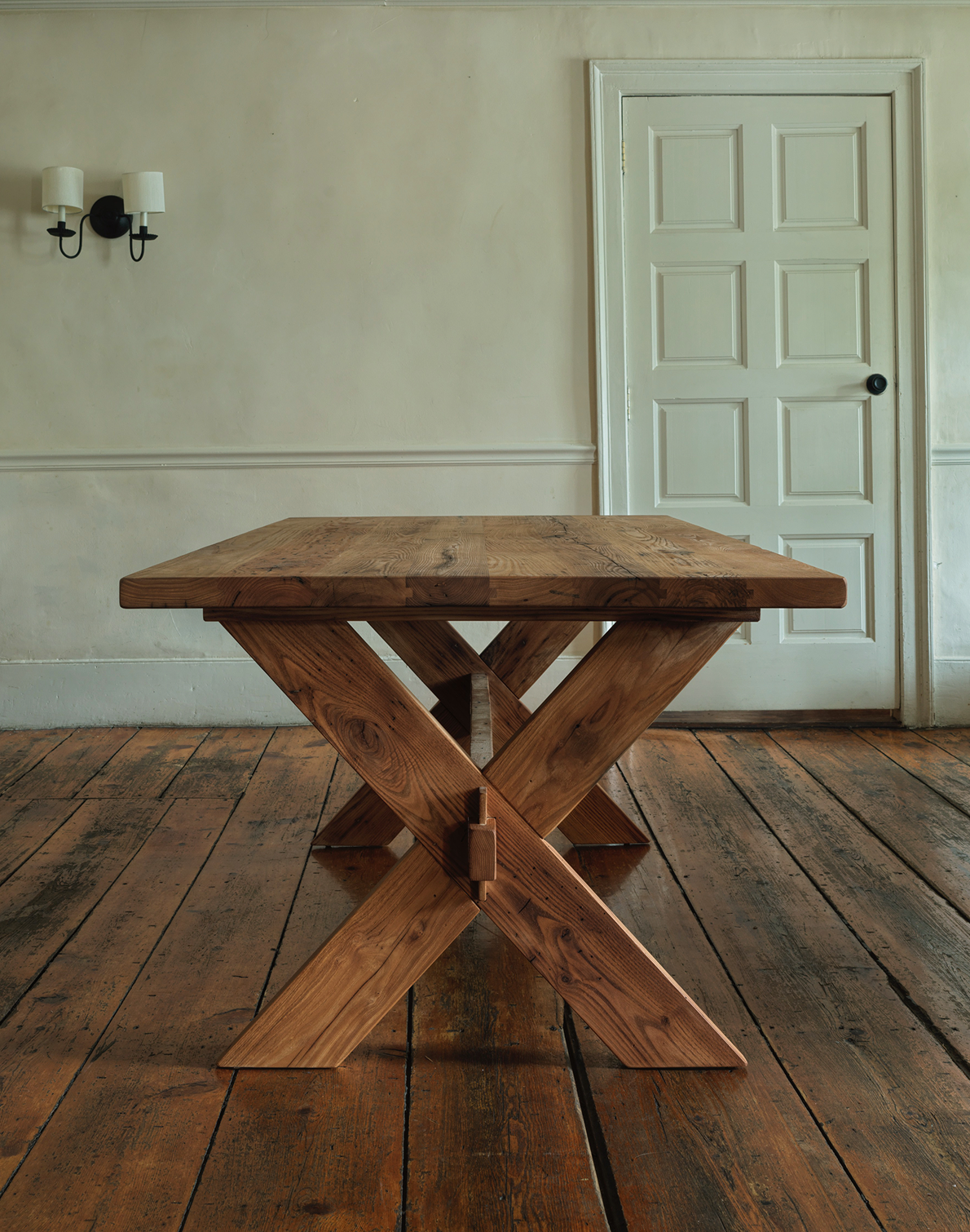 Chestnut Sawbuck Table