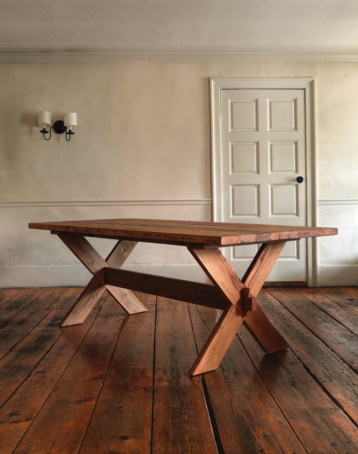Chestnut Sawbuck Table