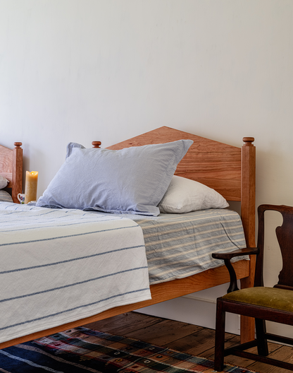 Pediment Bed