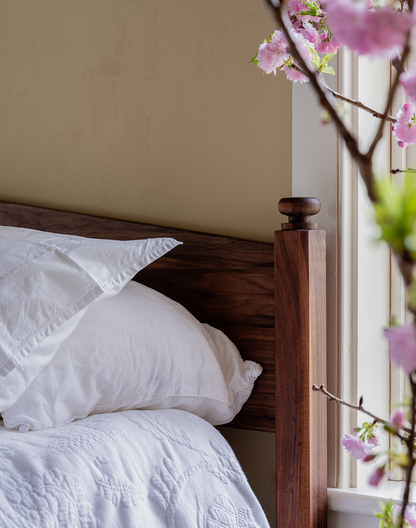 Pediment Bed