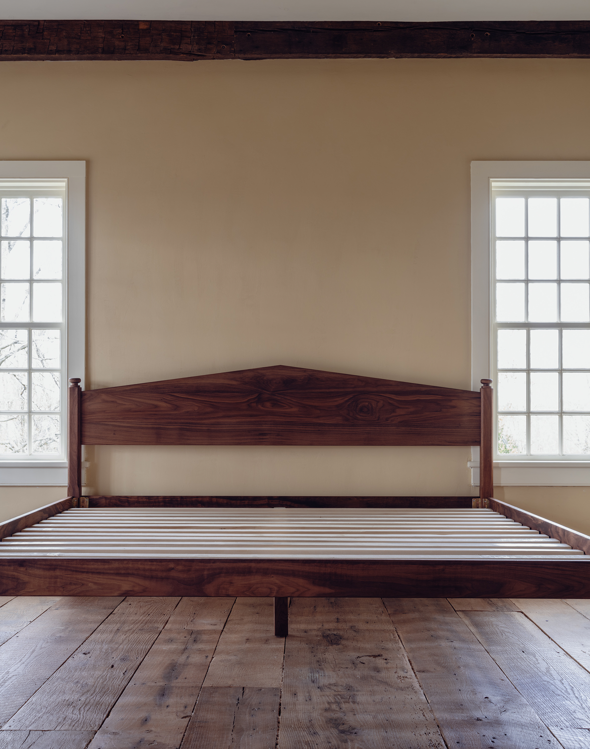Pediment Bed